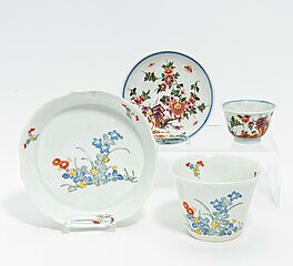 Meissen - Koppchen und Unterschale mit asiatischem Dekor, 64084-87, Van Ham Kunstauktionen