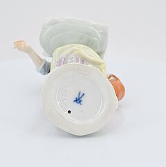 Meissen - Obsthaendlerin kleiner Kavalier und Tasse mit Untertasse, 73219-16, Van Ham Kunstauktionen