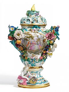 Meissen - Monumentale Potpourri-Vase  Flora und Amor, 62925-18, Van Ham Kunstauktionen