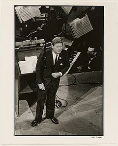 Bill Ray - President John F Kennedy after Marylin Monroe sang Happy Birthday to himMarylin Monroe singing Happy Birthday to President John F Kennedy Madison Square Garden NY 1962, 68004-342, Van Ham Kunstauktionen