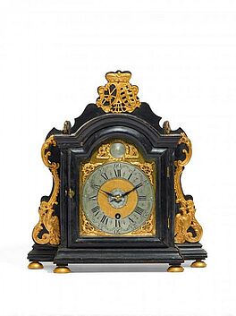 Kleine Rokoko Uhr mit Monogramm Friedrich August II von Sachsen, 54831-28, Van Ham Kunstauktionen