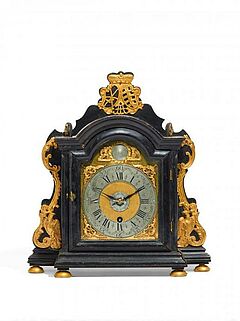 Kleine Rokoko Uhr mit Monogramm Friedrich August II von Sachsen, 54831-28, Van Ham Kunstauktionen