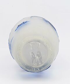 Emile Galle - Vase mit Beerenzweigen, 68007-66, Van Ham Kunstauktionen