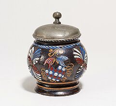 Annaberg - Kleiner Kugelbauchkrug mit Traube, 66538-7, Van Ham Kunstauktionen