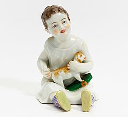 Meissen - Kind mit Spielzeugschaf, 64509-6, Van Ham Kunstauktionen