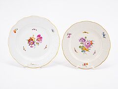 KPM - 19 Teile aus Servicen mit Blumendekoren, 76895-6, Van Ham Kunstauktionen