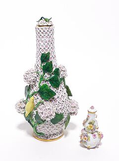 Meissen - Kleine Schneeballenflasche mit Kanarienvoegeln, 57623-14, Van Ham Kunstauktionen