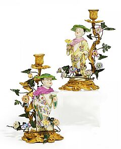 Frankreich - Paar Leuchter mit Blumenranken und Chinesenfiguren, 58709-33, Van Ham Kunstauktionen