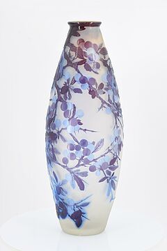 Emile Galle - Vase mit Beerenzweigen, 68007-66, Van Ham Kunstauktionen