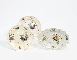 Frankreich - Ovale Platte mit Rosendekor, 75169-5, Van Ham Kunstauktionen