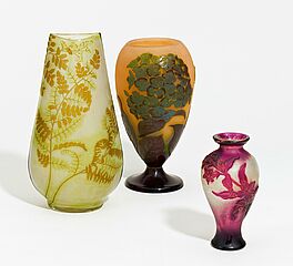 Burgun Schverer Co - Kleine Vase mit floralem Dekor, 70368-5, Van Ham Kunstauktionen
