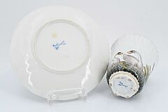 Meissen - Tasse und Untertasse aus dem Schwanenservice, 73185-26, Van Ham Kunstauktionen