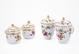 Meissen - 2 Paar Deckeltassen mit Blumendekor, 75714-8, Van Ham Kunstauktionen