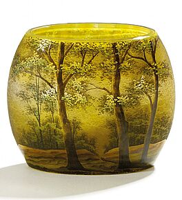 Daum Freres - Kleine flach gebauchte Vase mit Baeumen in Fruehlingslandschaft, 64147-1, Van Ham Kunstauktionen
