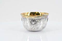 Julius Wilhelm Mylius - Faustbecher mit Lambrequin und Medaillons, 75372-25, Van Ham Kunstauktionen