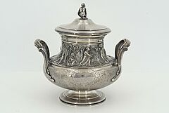 Emile Hugo - Vierteiliges Service mit reichen figuerlichen Szenen, 70398-1, Van Ham Kunstauktionen