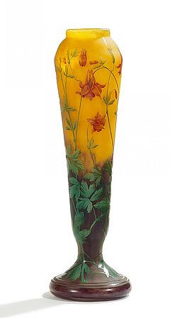 Daum Freres - Grosse Balustervase mit Akeleidekor, 59651-1, Van Ham Kunstauktionen