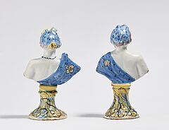 Delft - Kleine Maennerbueste und Frauenbueste in antikisierendem Gewand, 75318-4, Van Ham Kunstauktionen