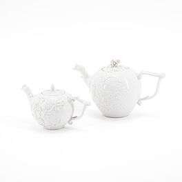 Meissen - Zwei Teekannen mit aufgelegtem Weinlaubdekor, 76821-190, Van Ham Kunstauktionen