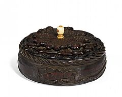 Flache Dose in Form von Lotosblaettern mit Knospen, 61279-12, Van Ham Kunstauktionen