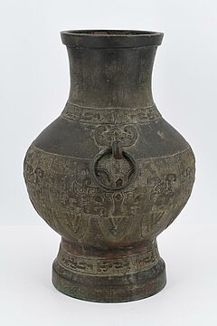 Vase archaischer Stil, 70476-1, Van Ham Kunstauktionen