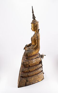 Buddha maravijaya im Fuerstenschmuck auf Thronsockel sitzend, 76558-25, Van Ham Kunstauktionen