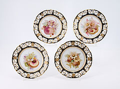 Nymphenburg - Acht Teller mit Weichmalerei und eine balusterförmige Deckelvase, 81991-13, Van Ham Kunstauktionen