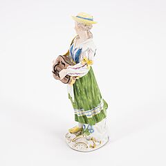 Meissen - Musikerin mit Drehleier, 77074-31, Van Ham Kunstauktionen