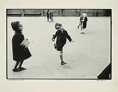 Juergen Schadeberg - School Playground London 1968, 80069-4, Van Ham Kunstauktionen