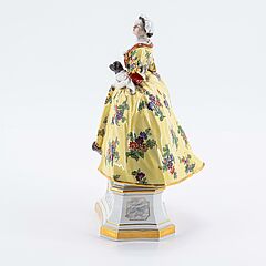 Meissen - DAME VOM MOPSORDEN, 76341-15, Van Ham Kunstauktionen
