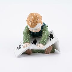 Meissen - KIND MIT BILDERBUCH, 75863-57, Van Ham Kunstauktionen