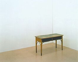Ricarda Roggan - Tisch mit gruener Platte und Verstrebung, 56801-238, Van Ham Kunstauktionen