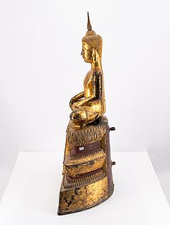 Buddha auf Thronsockel sitzend, 76558-76, Van Ham Kunstauktionen