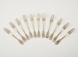 Folge von elf großen Gabeln mit ligiertem Monogramm, 81418-2, Van Ham Kunstauktionen
