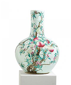 Grosse Flaschenvase Famille-Rose Nine Peach, 79866-1, Van Ham Kunstauktionen
