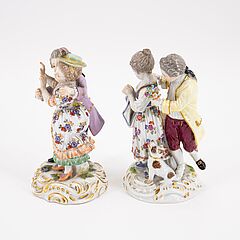 Meissen - Eine Kindergruppe mit Paar und Hund amp eine Kindergruppe mit umarmendem Paar, 76654-7, Van Ham Kunstauktionen