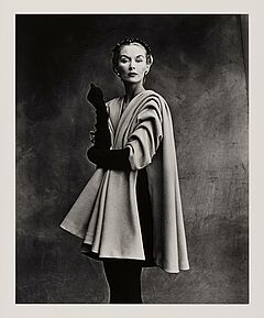 Irving Penn - Balenciaga Mantle Coat Lisa Fonssagrives-Penn Paris, 82008-1197, Van Ham Kunstauktionen