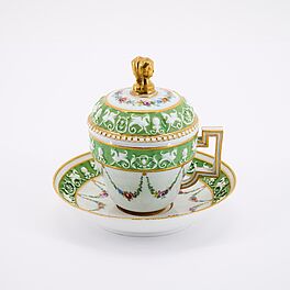 Meissen - Empire-Bouillontasse mit Untertasse, 81741-16, Van Ham Kunstauktionen