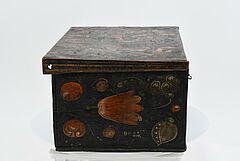 Franken - Groessere Kassette mit Blumen auf schwarzem Grund, 75067-10, Van Ham Kunstauktionen