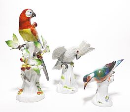 Meissen - Papagei mit Kirschen Kakadu und Eisvogel, 57623-11, Van Ham Kunstauktionen