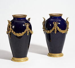 Frankreich - Paar Vasen mit Festons, 73700-1, Van Ham Kunstauktionen