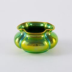Zsolnay - Gruppe von drei irisierend gruenen Porzellanschalen, 79305-5, Van Ham Kunstauktionen