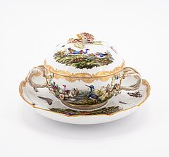 Meissen - 3 verschiedene Terrinen einmal mit Untersatz 1 Tasse mit Untertasse Teekanne, 76821-47, Van Ham Kunstauktionen