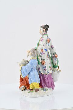 Meissen - Gruppe Japanerin mit zwei Kindern, 75074-16, Van Ham Kunstauktionen