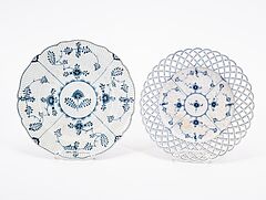 Meissen - Schokoladenkanne gefusste Deckelschale 1 kleinen Kanne Trembleuse Schale 2 Teller mit blau-weissem Dekor, 76821-104, Van Ham Kunstauktionen
