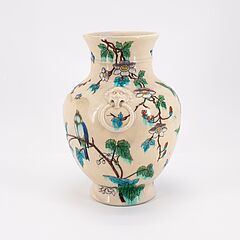 Paris - Keramikvase mit Bluetendekor und zwei Loewenmaskarons, 76846-30, Van Ham Kunstauktionen