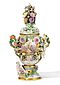 Meissen - Grosse Potpourri-Vase amp Sockel mit aufgelegten Blueten und Galanterie, 76859-1, Van Ham Kunstauktionen