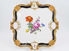 Meissen - Prunktablett mit Blumenbouquet, 70216-28, Van Ham Kunstauktionen