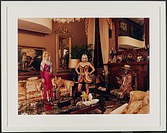 Daniela Rossell - Ohne Titel Inge and her mother Emma in living room Mexico City, 68004-259, Van Ham Kunstauktionen
