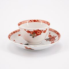 Meissen - Drei paar Koppchen mit Untertassen und eisenrotem Kakiemondekor mit blauem Unterglasurdekor, 76821-6, Van Ham Kunstauktionen